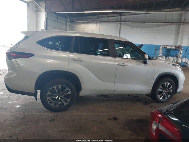 5TDKDRBH9PS039746 Toyota Highlander Xle