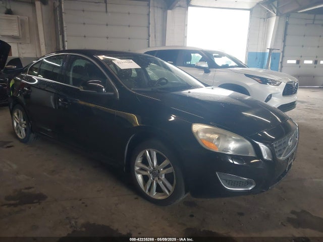 42235288 :رقم المزاد ، YV1612FH3D2171054 vin ، 2013 Volvo S60 مزاد بيع