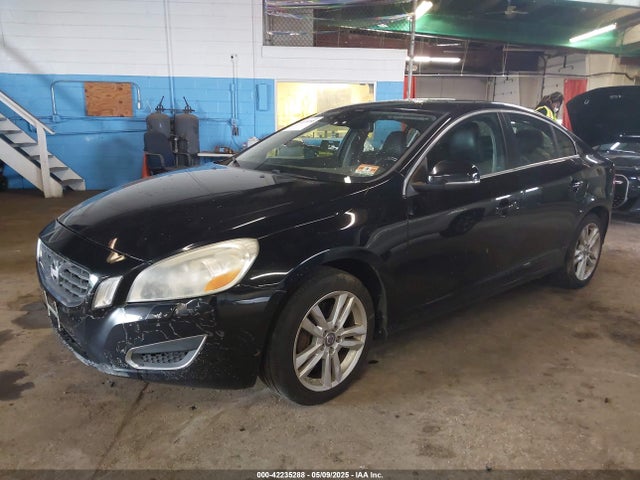 42235288 :رقم المزاد ، YV1612FH3D2171054 vin ، 2013 Volvo S60 مزاد بيع