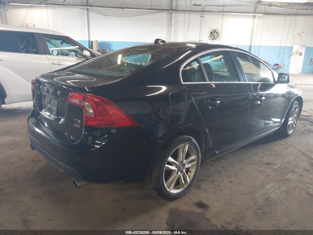 42235288 :رقم المزاد ، YV1612FH3D2171054 vin ، 2013 Volvo S60 مزاد بيع
