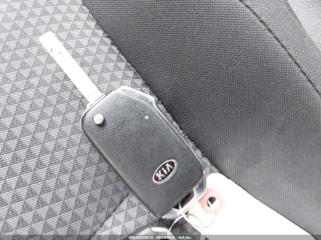 KNDJ23AU7M7786541 KIA SOUL LX