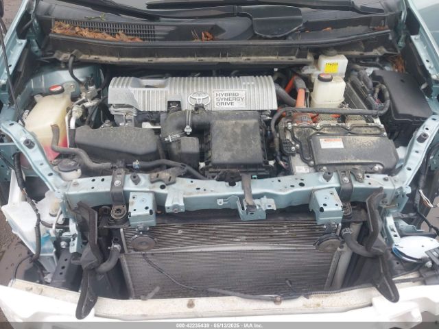 JTDZN3EU8FJ033529 Toyota Prius V Three