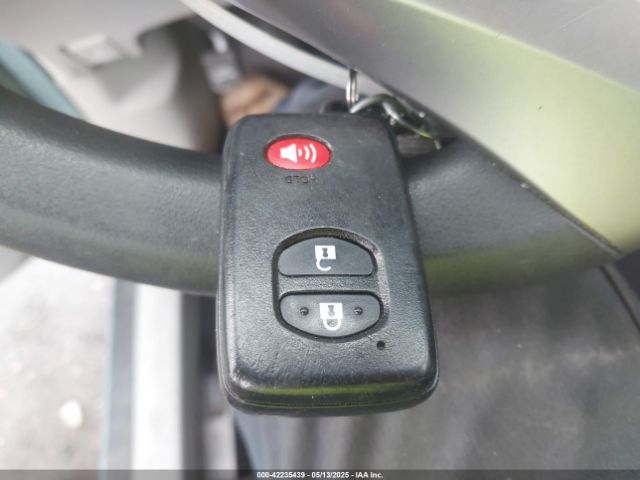 JTDZN3EU8FJ033529 Toyota Prius V Three