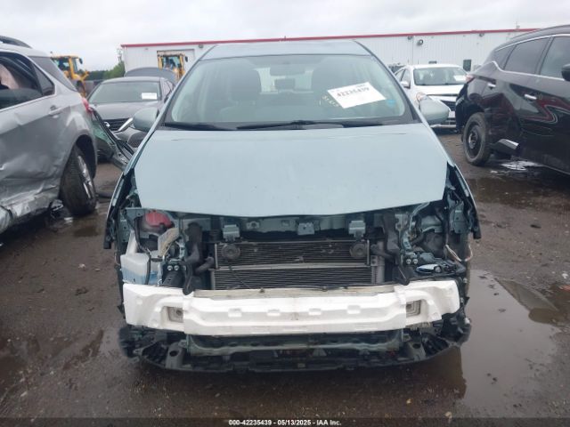 JTDZN3EU8FJ033529 Toyota Prius V Three