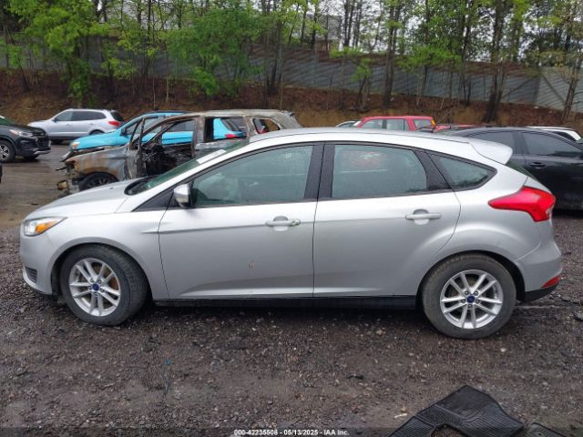 1FADP3K26JL215546 Ford FOCUS SE