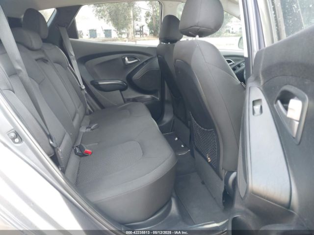 KM8JT3AF0FU977233 Hyundai TUCSON GLS