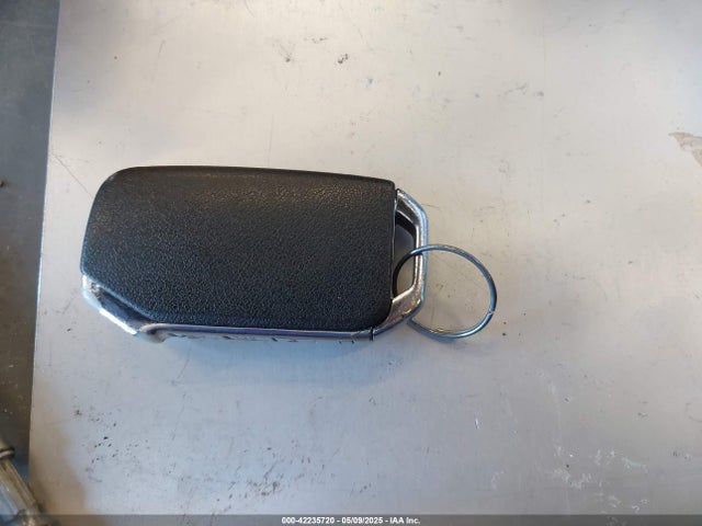 KNDCR3L18P5015920 KIA Niro