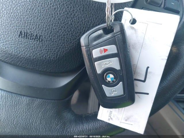 WBA8A9C5XJAH12345 BMW 320i