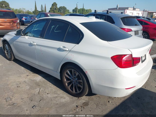 WBA8A9C5XJAH12345 BMW 320i