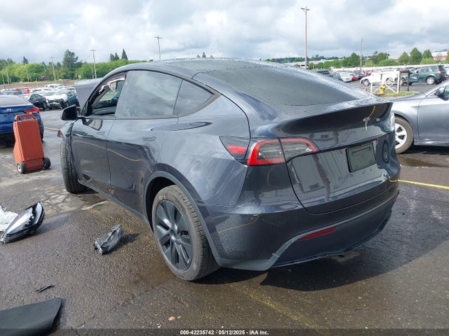 2024 TESLA MODEL Y 7SAYGDED5RF192695 Photo 2