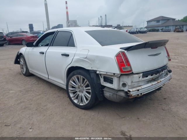 2011 CHRYSLER 300C 2C3CA6CT1BH581353 Photo 2