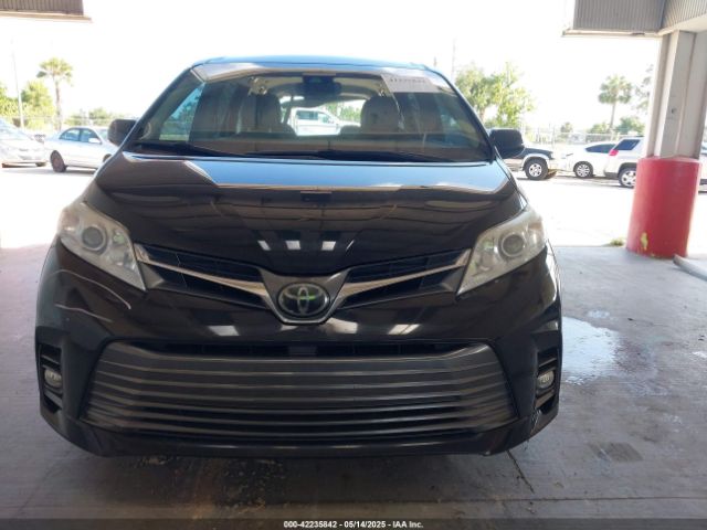 5TDYZ3DCXJS943686 Toyota Sienna Xle 8 Passenger