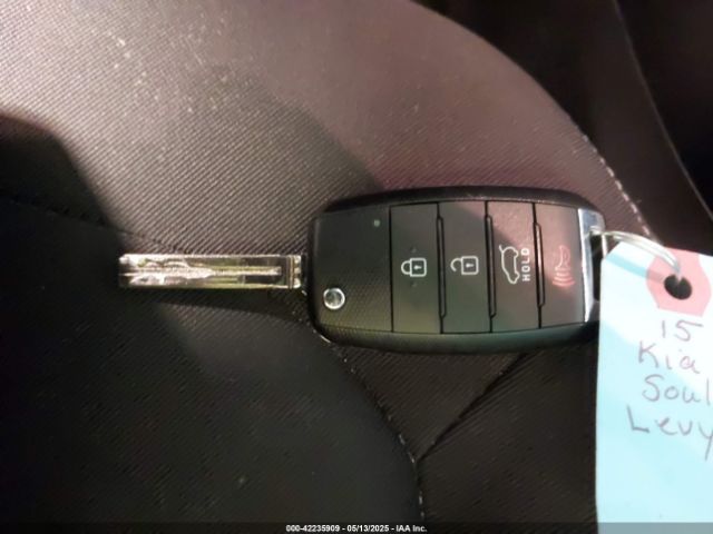 KNDJN2A20F7135948 KIA Soul
