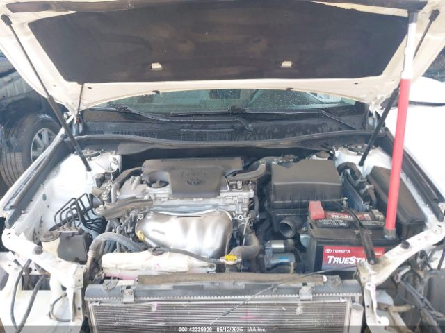4T1BF1FKXFU936095 Toyota CAMRY SE