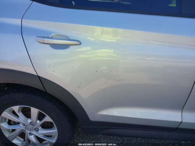 KM8J2CA43KU010613 Hyundai TUCSON SE