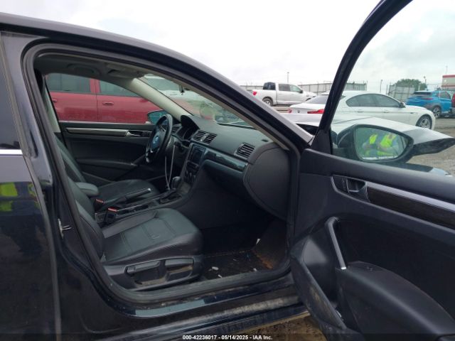 1VWBT7A36HC018088 Volkswagen Passat 1.8t Se
