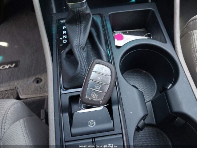 KM8J33AL8LU142692 Hyundai TUCSON SEL