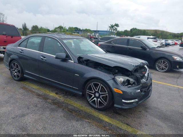 2013 MERCEDES-BENZ C 250 WDDGF4HB4DR252402