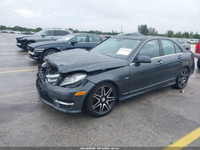 2013 MERCEDES-BENZ C 250 WDDGF4HB4DR252402 Photo 1