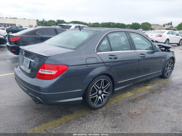 2013 MERCEDES-BENZ C 250 WDDGF4HB4DR252402 Photo 3