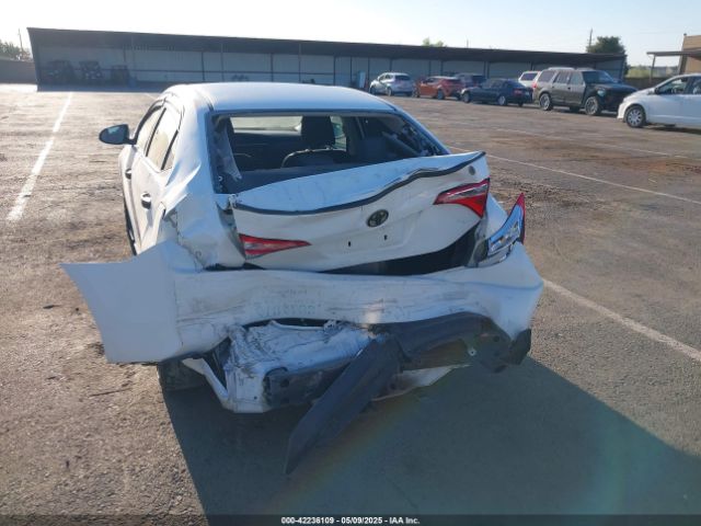 2T1BURHE9JC066443 Toyota COROLLA LE