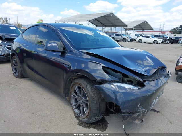 2025 TESLA MODEL Y 7SAYGDED3SF266685 Photo 0