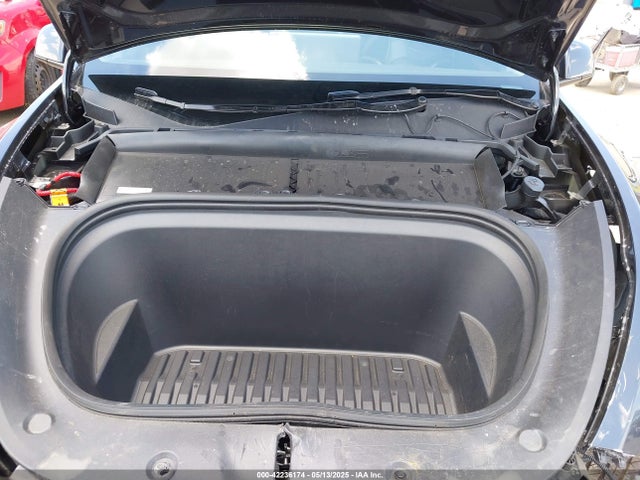 2025 TESLA MODEL Y 7SAYGDED3SF266685 Photo 9