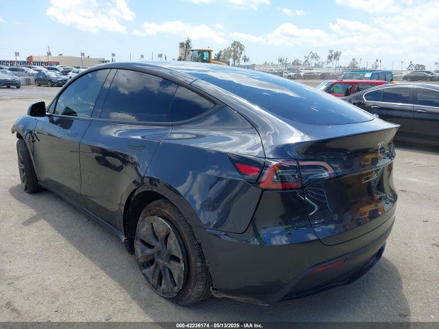 2025 TESLA MODEL Y 7SAYGDED3SF266685 Photo 2