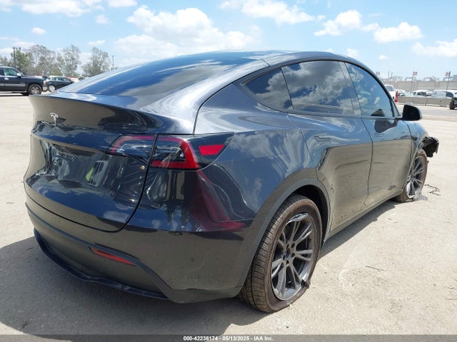 2025 TESLA MODEL Y 7SAYGDED3SF266685 Photo 3