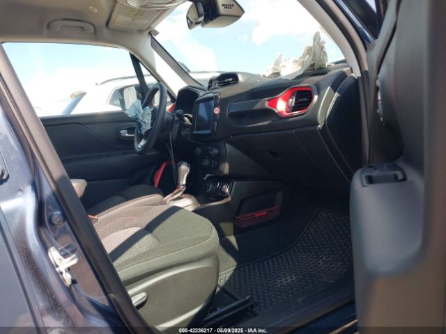 ZACNJDC19PPP70231 Jeep Renegade Trailhawk 4x4