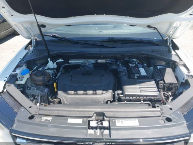 3VV3B7AXXJM188683 Volkswagen Tiguan