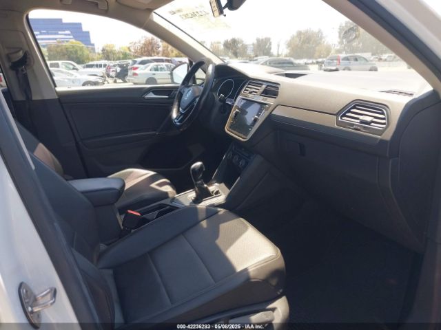 3VV3B7AXXJM188683 Volkswagen Tiguan