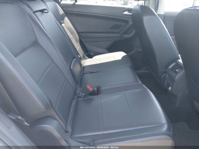 3VV3B7AXXJM188683 Volkswagen Tiguan