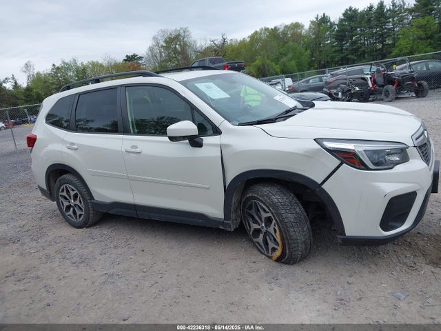 JF2SKAJC6MH421831 Subaru Forester Premium