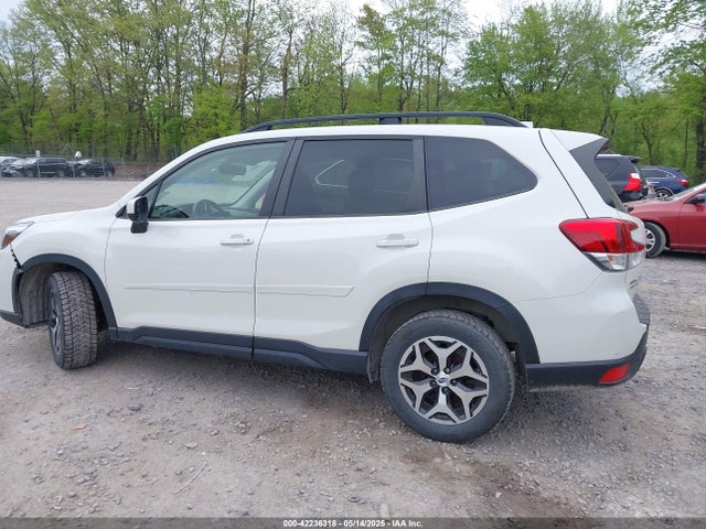 JF2SKAJC6MH421831 Subaru Forester Premium