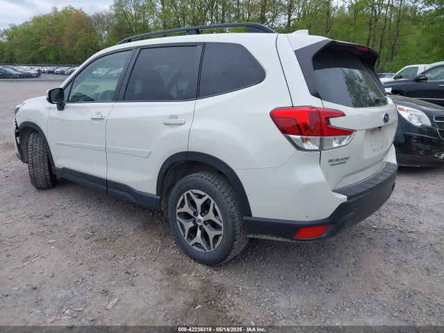 JF2SKAJC6MH421831 Subaru Forester Premium