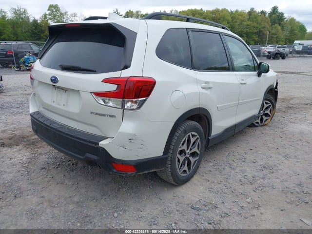 JF2SKAJC6MH421831 Subaru Forester Premium