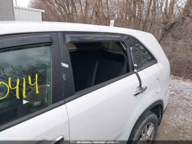 5XYKT3A62FG651248 KIA SORENTO LX
