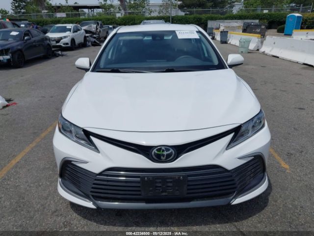 4T1C11AK2NU689552 Toyota CAMRY LE