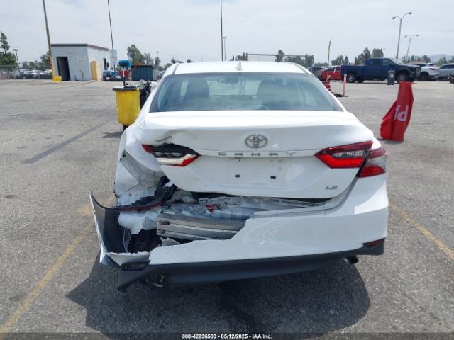 4T1C11AK2NU689552 Toyota CAMRY LE
