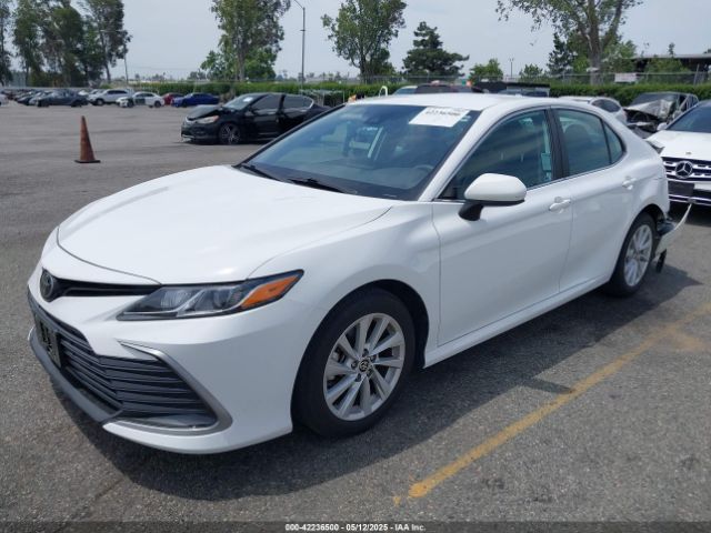 4T1C11AK2NU689552 Toyota CAMRY LE