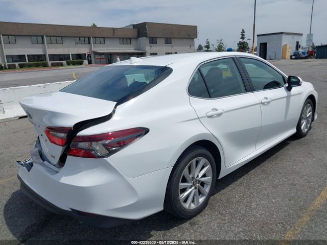 4T1C11AK2NU689552 Toyota CAMRY LE