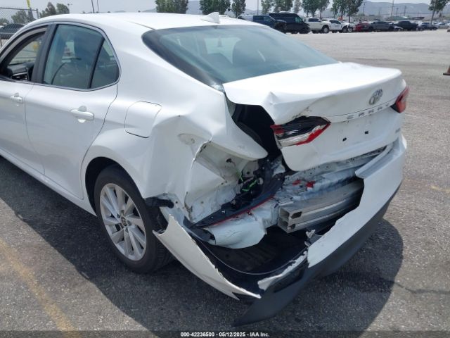 4T1C11AK2NU689552 Toyota CAMRY LE