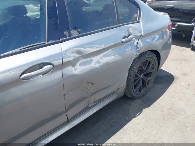 WBA53BH03PWY06061 BMW 530I