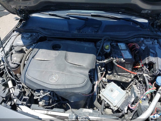 WDCTG4EB6HJ303262 Mercedes-Benz GLA 250