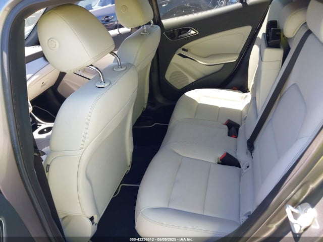 WDCTG4EB6HJ303262 Mercedes-Benz GLA 250