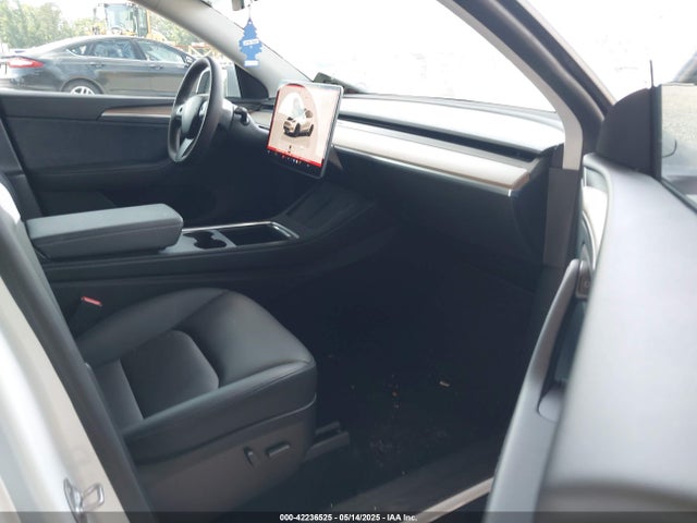 2023 TESLA MODEL Y 7SAYGDEE9PA155071 Photo 4