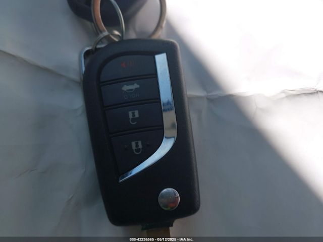 JTDEPRAE2LJ005988 Toyota COROLLA LE