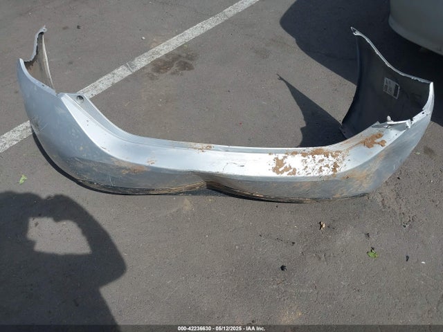 2T1BURHE5JC068433 Toyota COROLLA LE