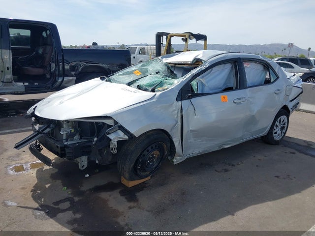 2T1BURHE5JC068433 Toyota COROLLA LE